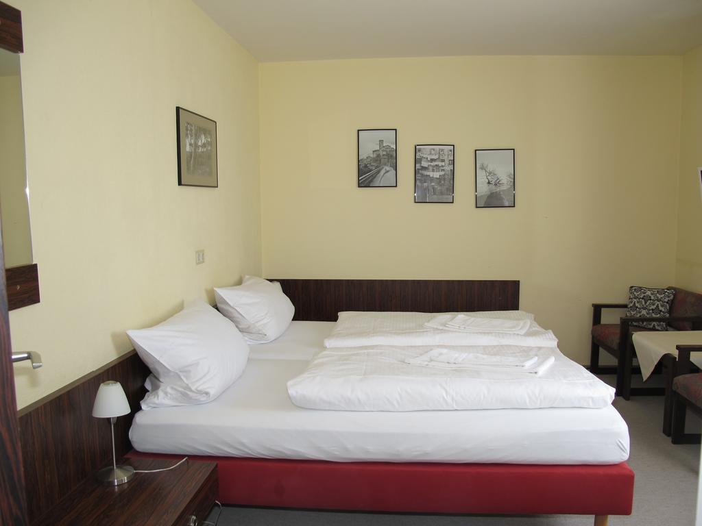 Onkel Tom'S Huette Hotel Gottingen Ngoại thất bức ảnh